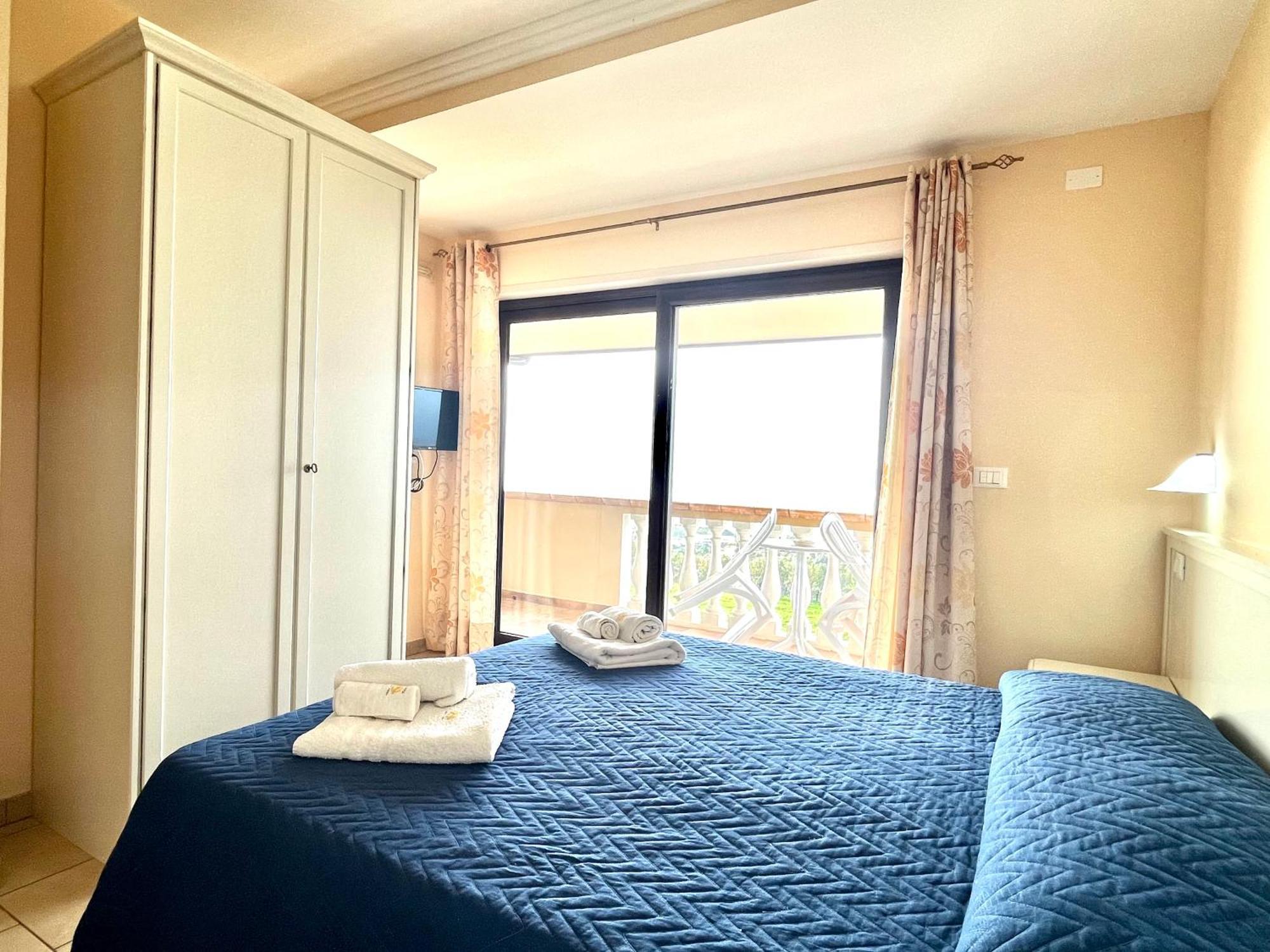 Residenza Domus Aurea Tropea- Vista Mare 호텔 산타도메니카 외부 사진